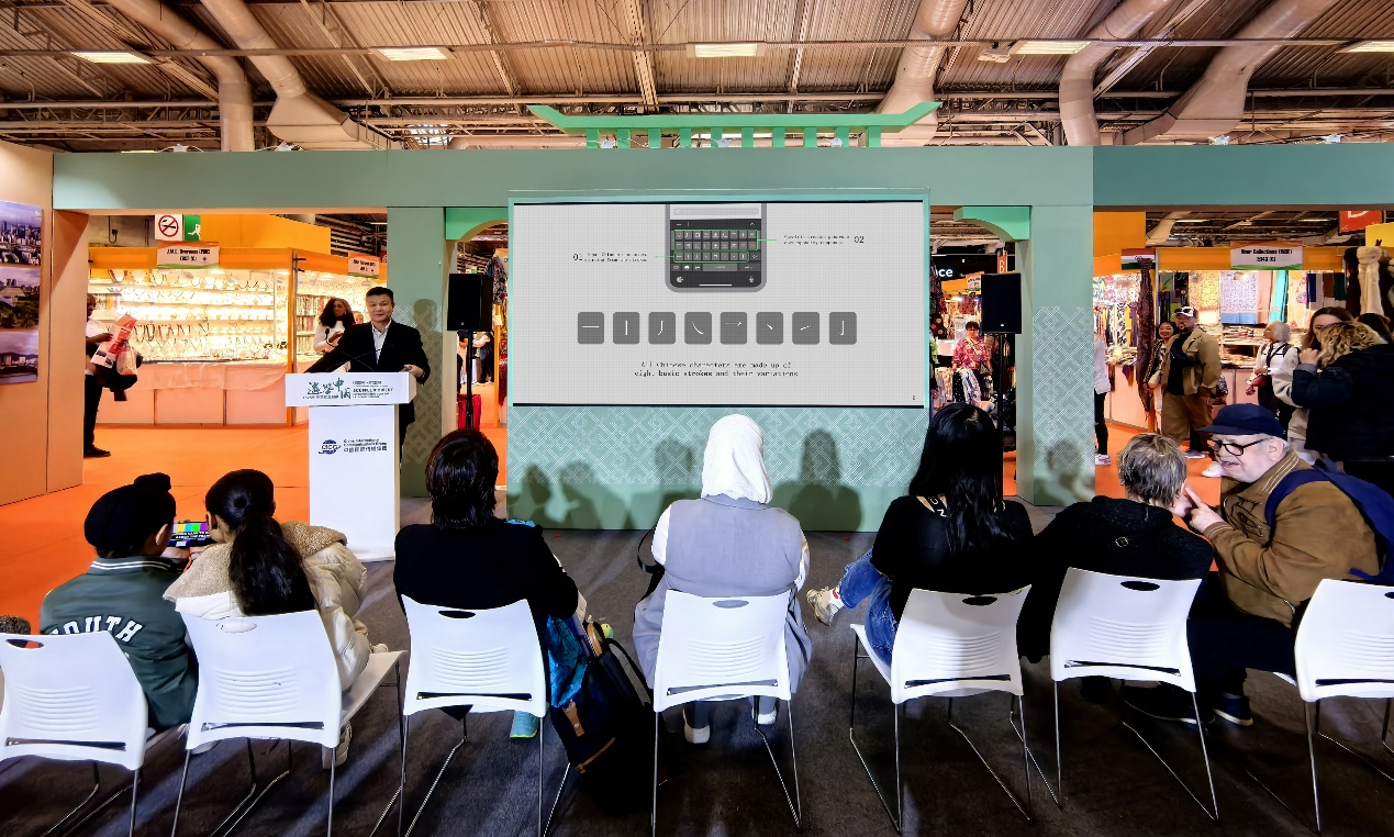 一群人在商店里

AI 生成的内容可能不正确。